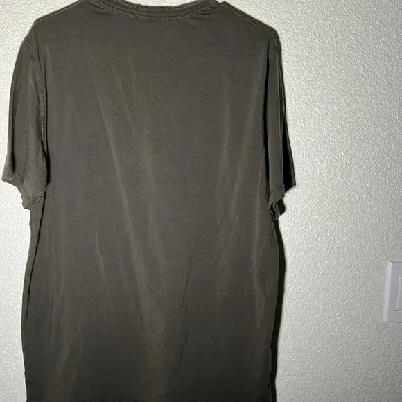 Vuori Ever Henley shirt Men M/L PTP 23.5 - Picture 5 of 8